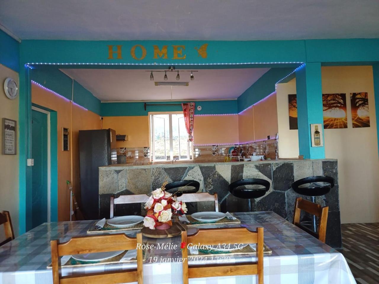 Chez Tonio Magic Ocean View Villa Port South East Bagian luar foto
