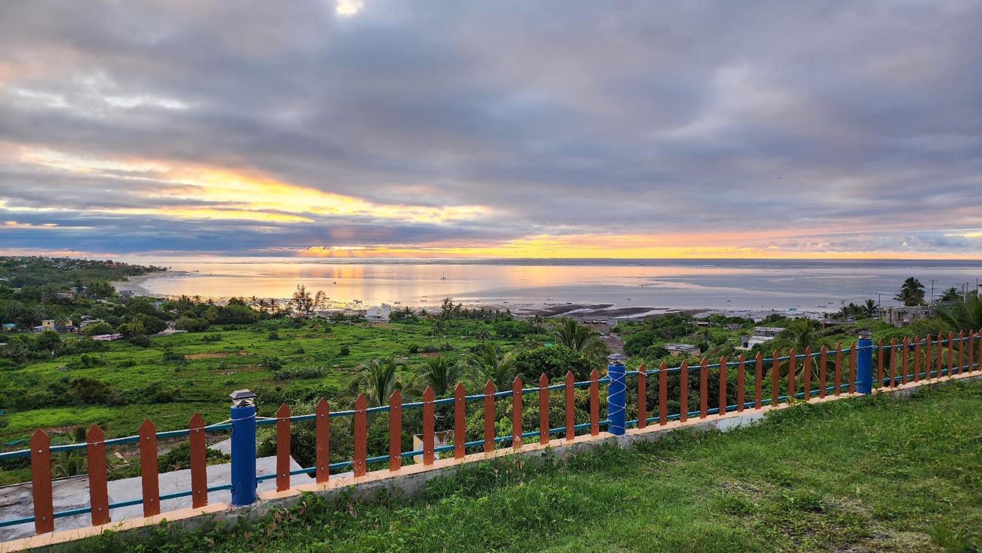 Chez Tonio Magic Ocean View Villa Port South East Bagian luar foto