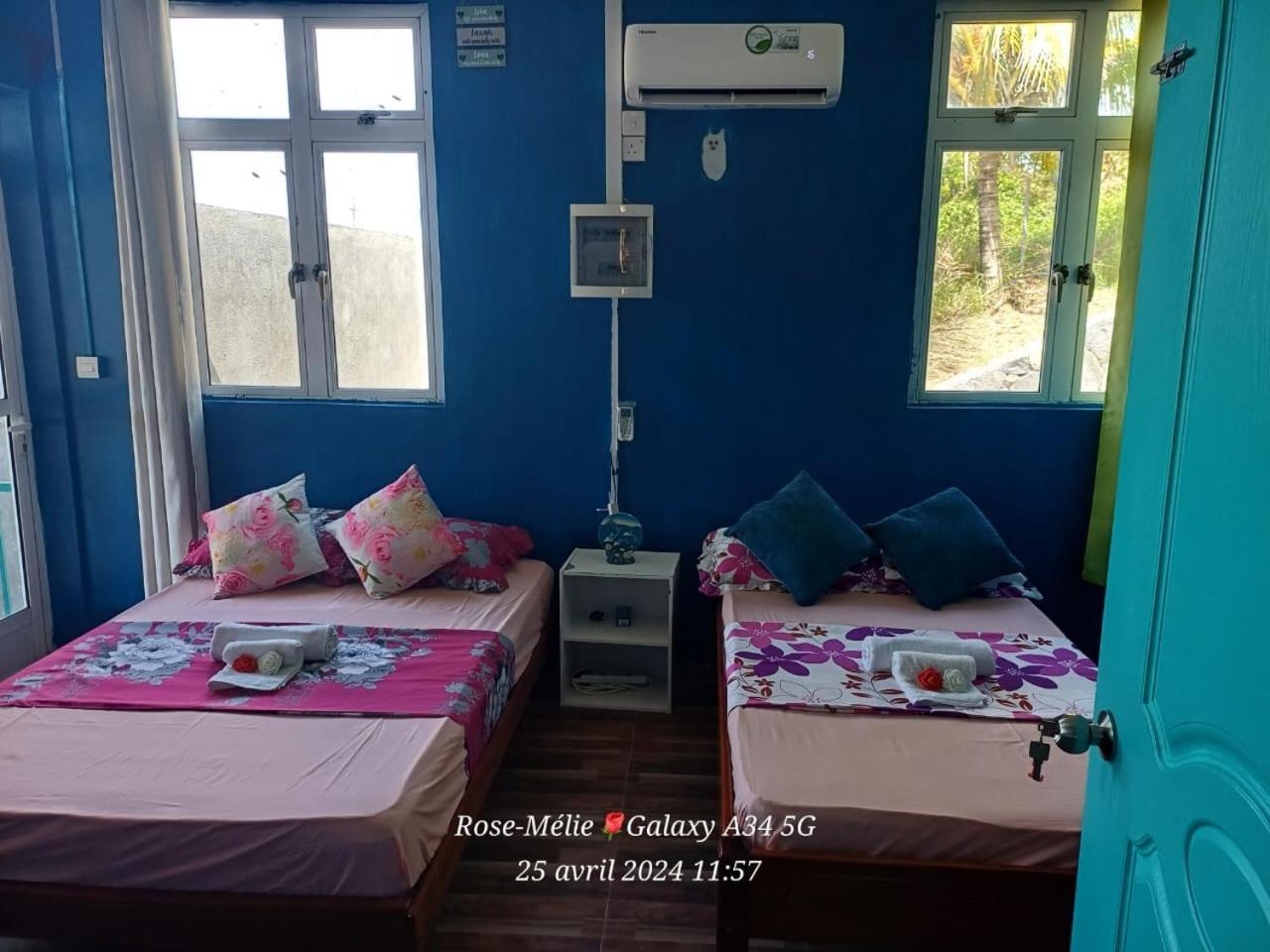 Chez Tonio Magic Ocean View Villa Port South East Bagian luar foto